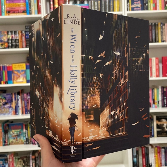 *BRAND NEW* Red Tower Deluxe Edition Romantasy Book: Wren and the Holly Library - Picture 7 of 7